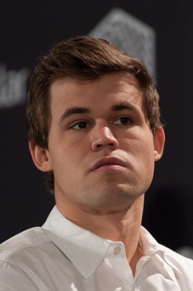 15-10-10-Magnus Carlsen-RalfR-N3S 2364