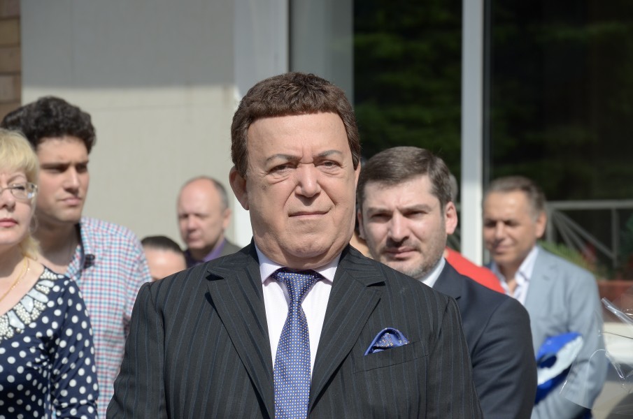 2015-05-28. Последний звонок в 47 школе Донецка 062