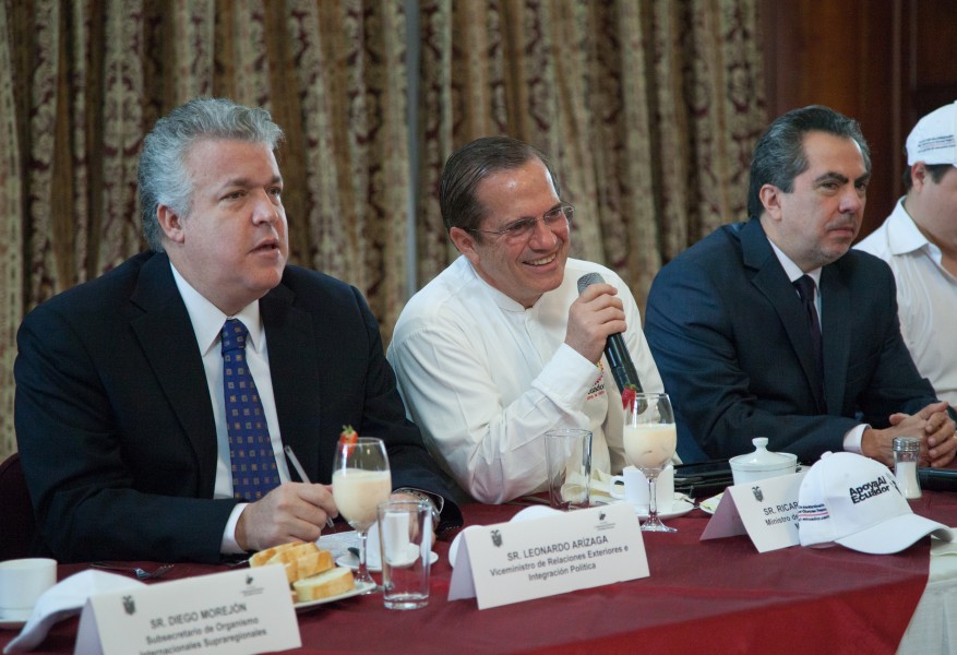 21-05-14- Quito Ecuador,Canciller Ricardo Patiño conversó con medios de comunicación sobre la universalización del SIDH y Día Internacional contra Chevron (14237028402)