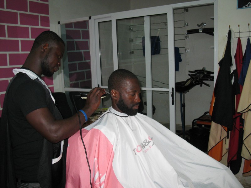 A Ghanaian Barber 3