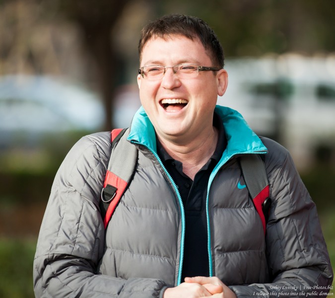 a laughing man photographed in December 2015 by Serhiy Lvivsky, picture 1