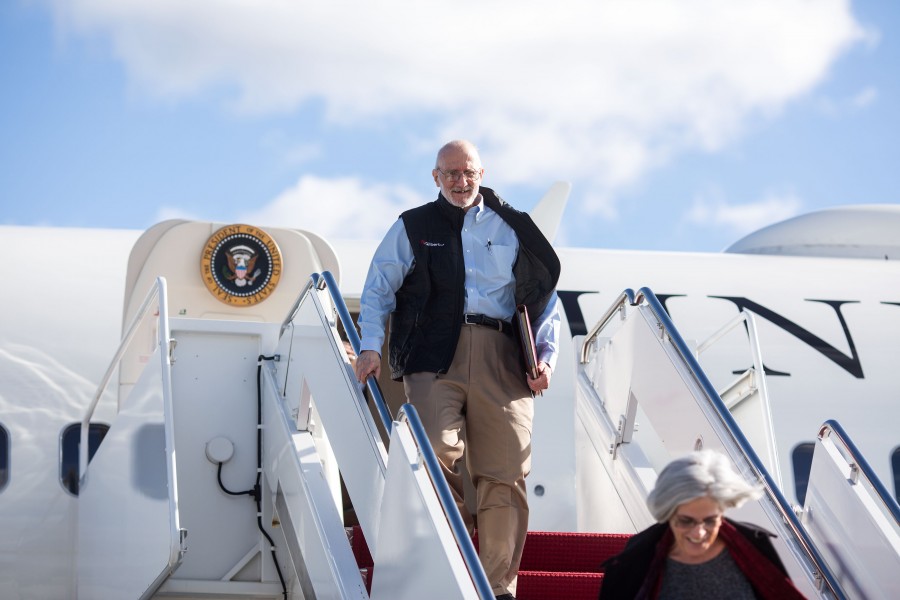 Alan Gross returns to America (2014)