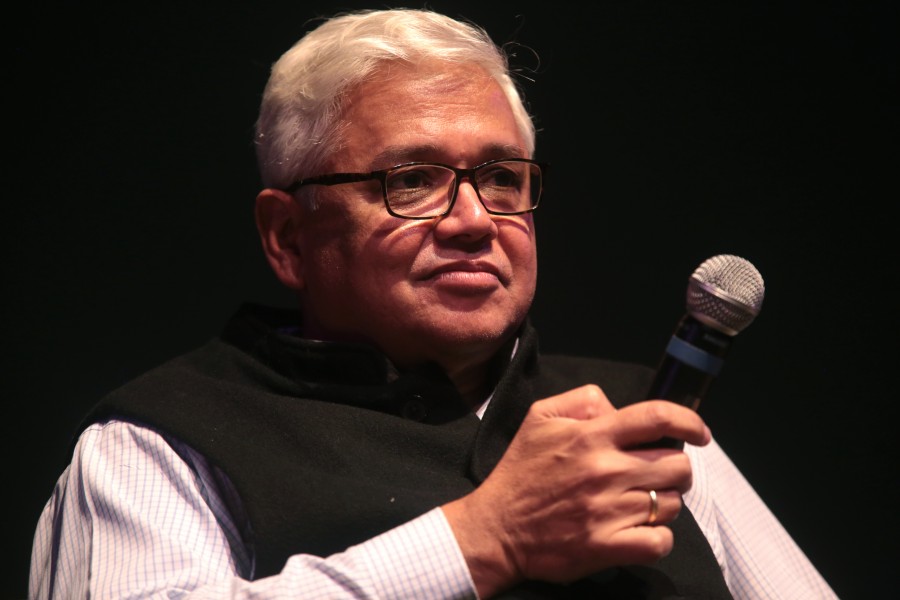 Amitav Ghosh (33426480332)
