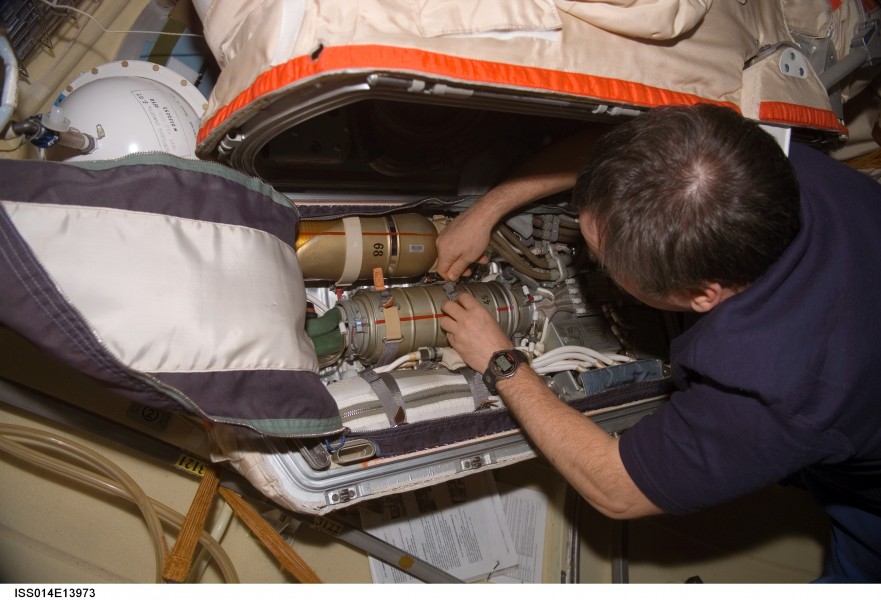 Cosmonaut Mikhail Tyurin ISS014-E-13973 (16 Feb. 2007)