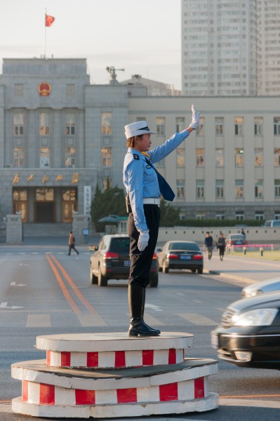Dalian Liaoning China Police-woman-in-front-of-town-hall-01