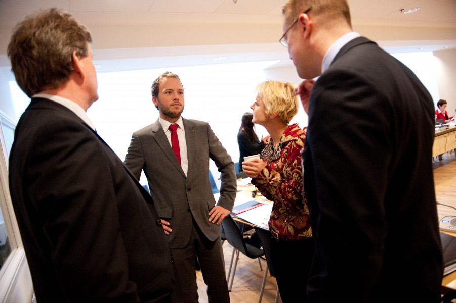 De nordiska jamstalldhetsministrarna samlade for mote i Kopenhamn. Stefan Wallin Finland, Gudbjartur Hannesson Island, Nordiska ministerradets generalsekreterare Halldor Asgrimsson, Lykke Friis Danmark, Audun Lysbakken Norge