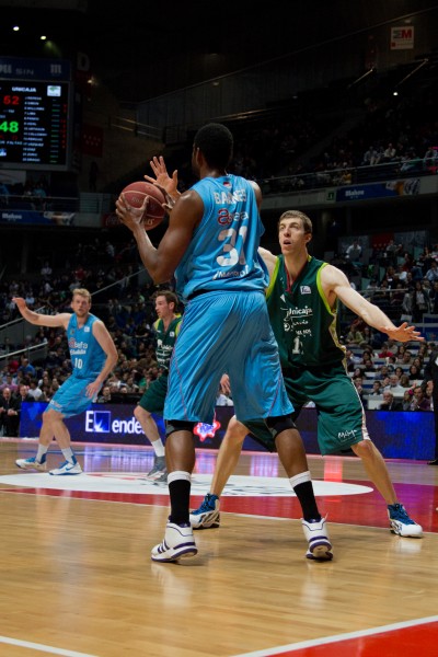 Estudiantes vs Unicaja Málaga - Lamont Barnes y Fran Vázquez - 02