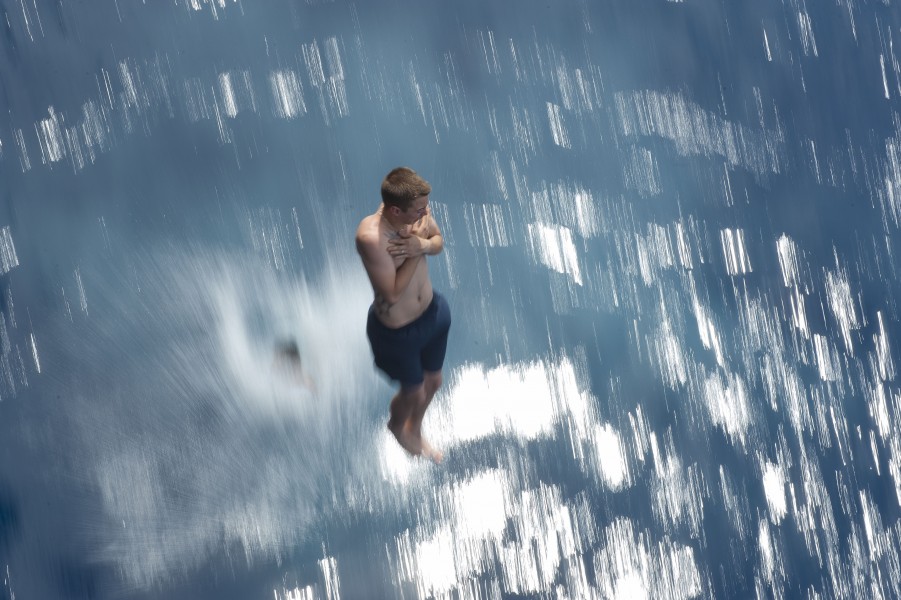 Flickr - Official U.S. Navy Imagery - USS Blue Ridge conducts a swim call.