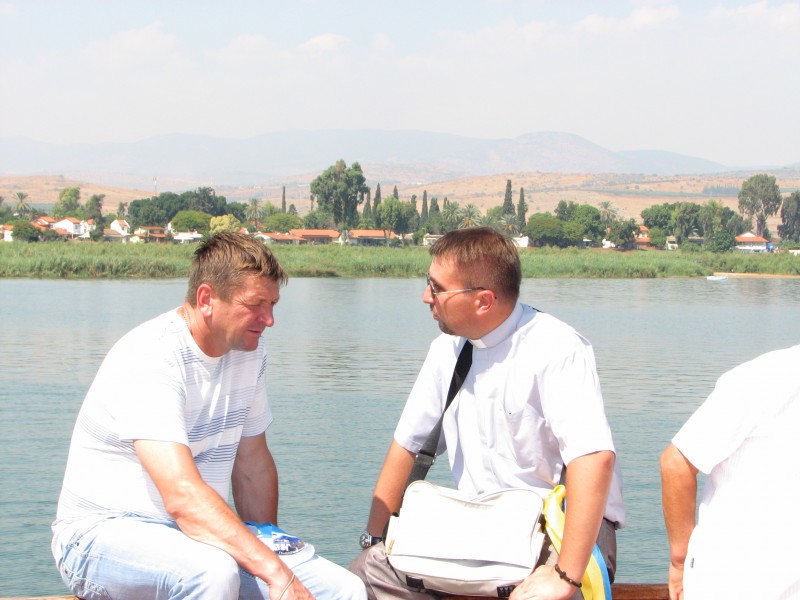 Christian pilgrims at the Galilean Sea (Lake) in Israel (where Jesus Christ preached), picture 1