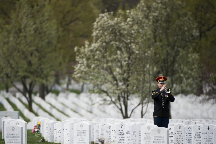 Graveside service for U.S. Army Sgt. Wilson Meckley Jr. in Arlington National Cemetery (26172002161)