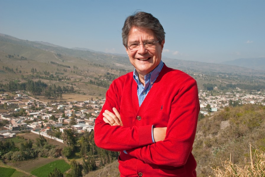 Guillermo Lasso en la montaña