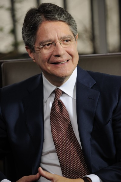 Guillermo Lasso perfil vertical