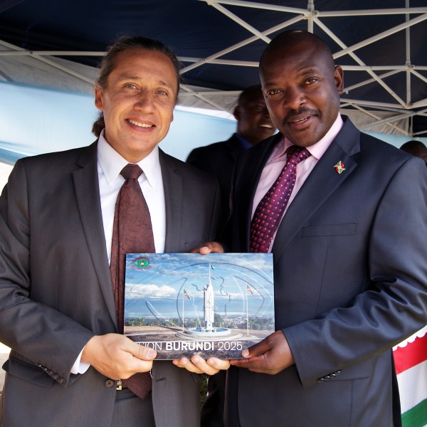 Gustavo Gonzalez et President du Burundi