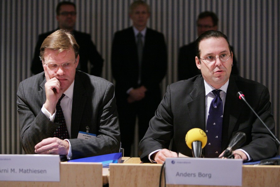 Islands finansminister Arni M. Mathiesen tillsammans med Sveriges finansminister Anders Borg vid Nordiska Radets session i Helsingfors 2008-10-28