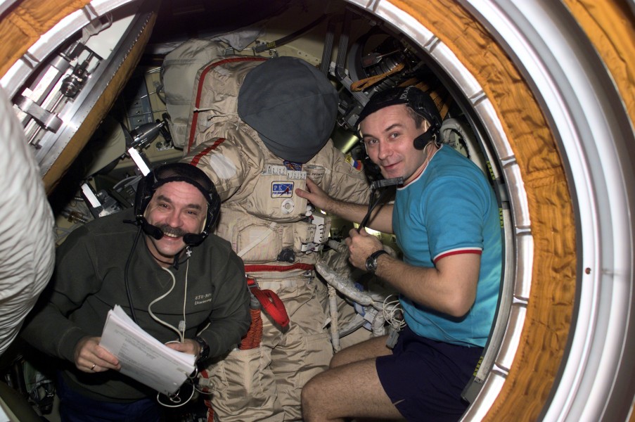 ISS-03 Mikhail Tyurin and Vladimir Dezhurov in the Pirs Docking Compartment