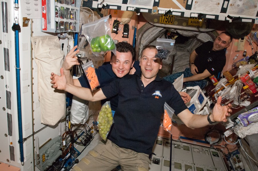 ISS-34 crew with fresh food