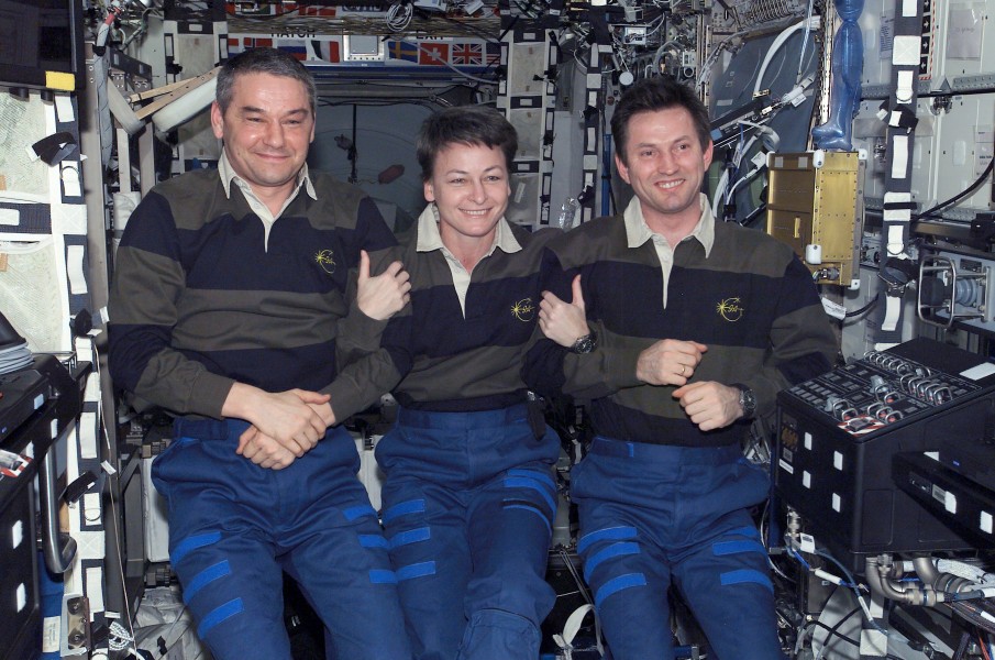 ISS Exp 5 Crew Por