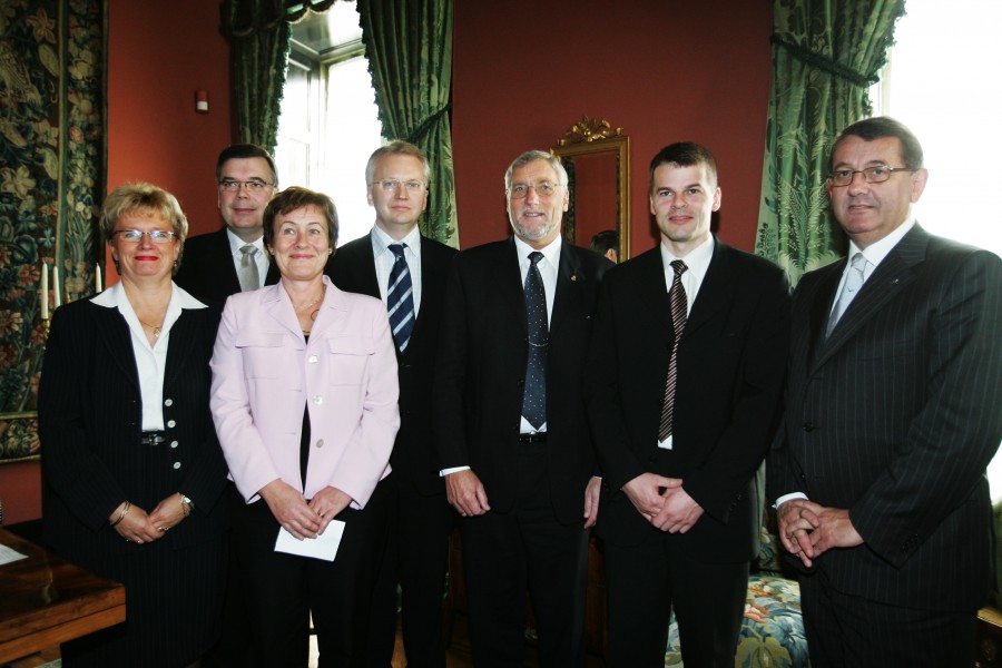 Jorgen Strand, aland, Per-Kristian Foss, Norge, Geir H. Haarde, Island, Par Nuder, Sverige, Thor Pedersen, Danmark, Ulla-Maj Wideroos, Finland, Augusta Salling, Gronland