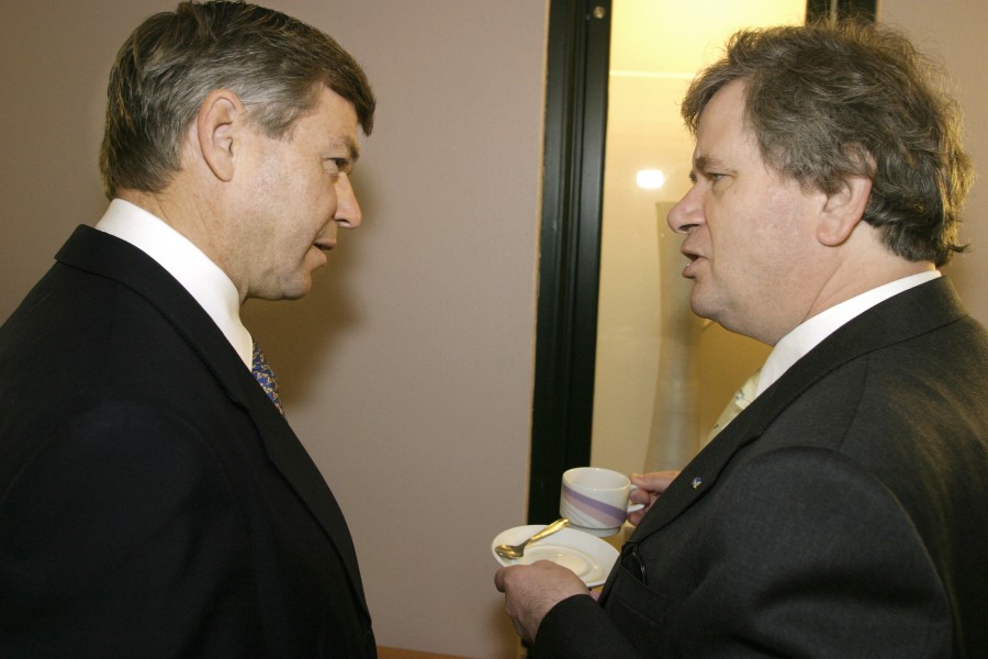 Kjell Magne Bondevik, Norges statsminister och David Oddsson, Islands statsminister. (Bilden ar tagen vid Nordiska radets session i Oslo, 2003)