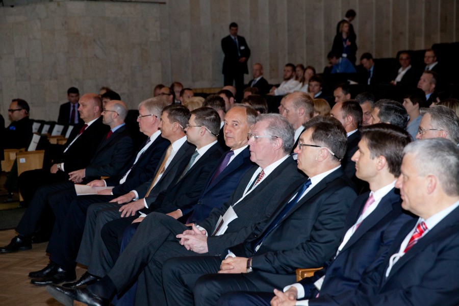 Latvijas Ministru prezidents Valdis Dombrovskis, Lietuvas Ministru prezidents Aļģirds Butkevičs (Algirdas Butkevičius) un Igaunijas premjerministrs Andruss Ansips (Andrus Ansip) apmeklē Baltijas attīstības forumu (8888351500)