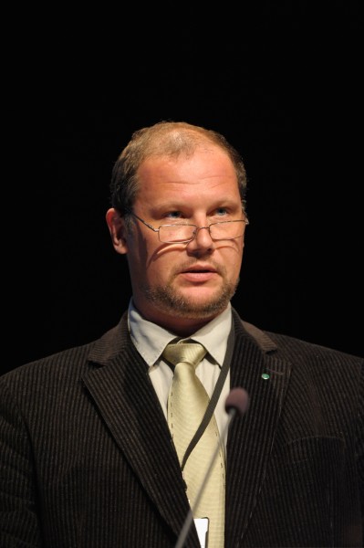 Mart Jussi parlamentariker fran Estland talar vid BSPC-s mote i Visby 2008-09-01