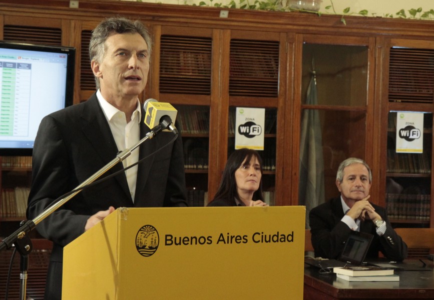 Mauricio Macri extiende el plan de wifi para bibliotecas públicas (7931395414)
