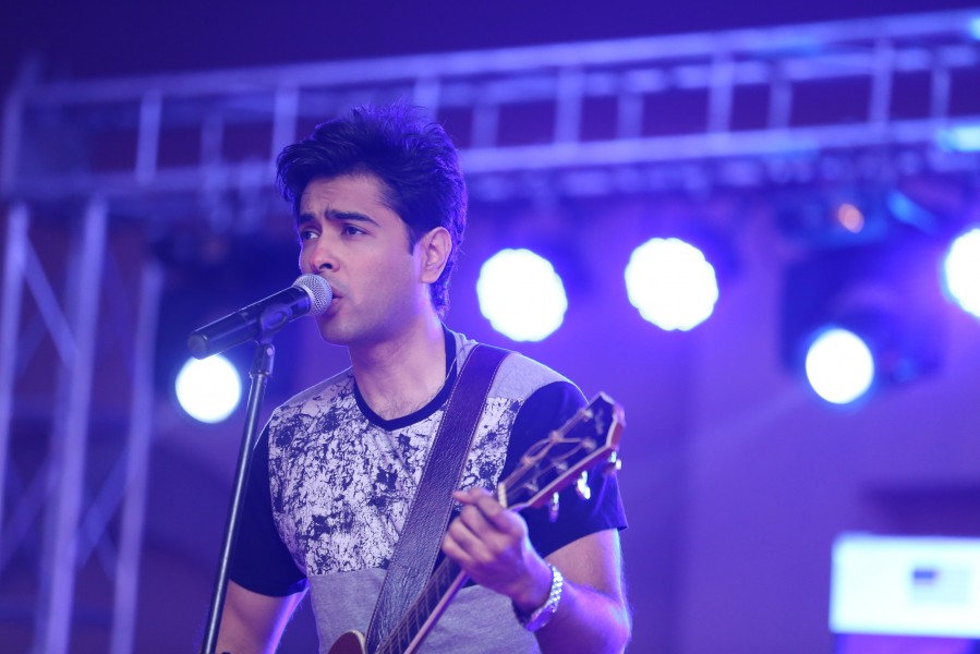 Musical Performance by Shahzad Roy (35952199680)