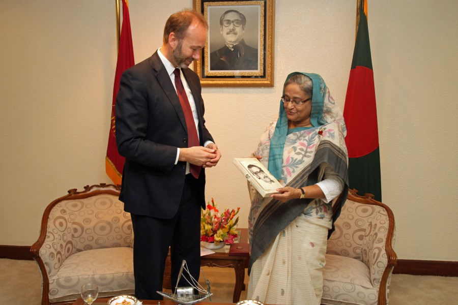 Nærings- og handelsminister Trond Giske besøker Bqangladesh. Her med Bangladesh sin statsminister Sheikh Hasina
