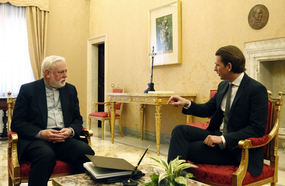 Paul Richard Gallagher Sebastian Kurz April 2015 (16454701994)