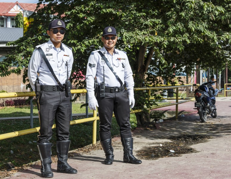 Penampang Sabah PDRM-Sabah-Police-Officers-01