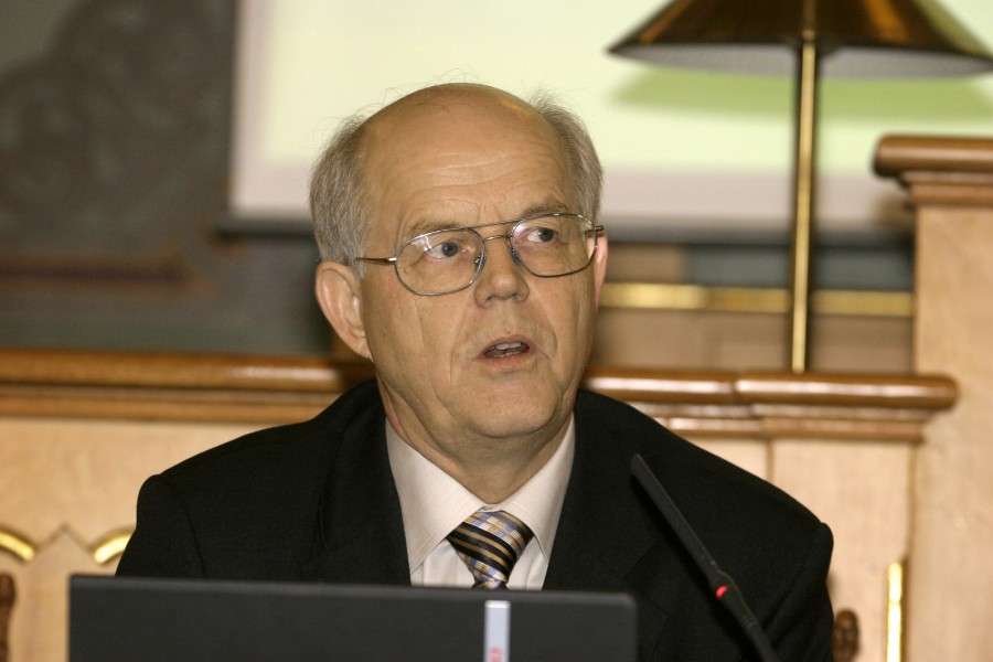 Prof. Gustav Bjorkstrand (Bilden ar tagen vid Nordiska radets session i Oslo, 2003)