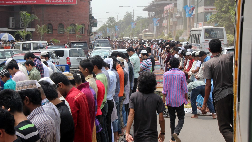 Saying Juma Namaz (Friday prayer for Muslims), Dhaka, Bangladesh NK