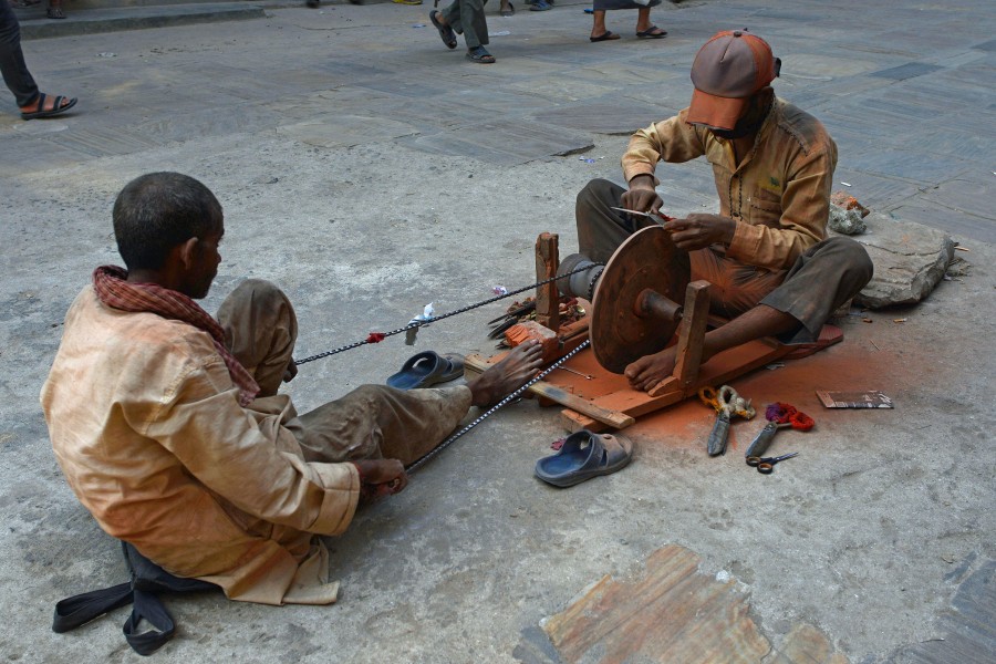 Scissor sharpeners, Nepal (a)