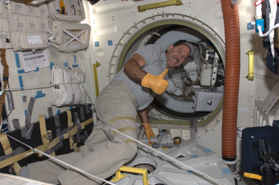 STS-125 Mid deck hatch