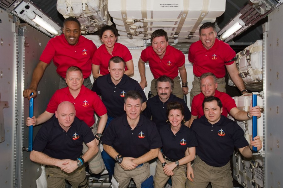 STS-133 ISS-26 Group Portrait