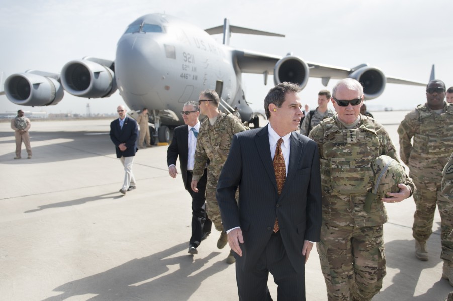 Stuart E. Jones and Gen. Martin E. Dempsey at Baghdad International Airport, 2015