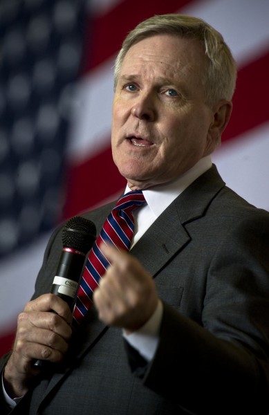 US Navy 110420-N-UH963-146 Secretary of the Navy (SECNAV) the Honorable Ray Mabus speaks to Sailors and Marines during an all-hands call