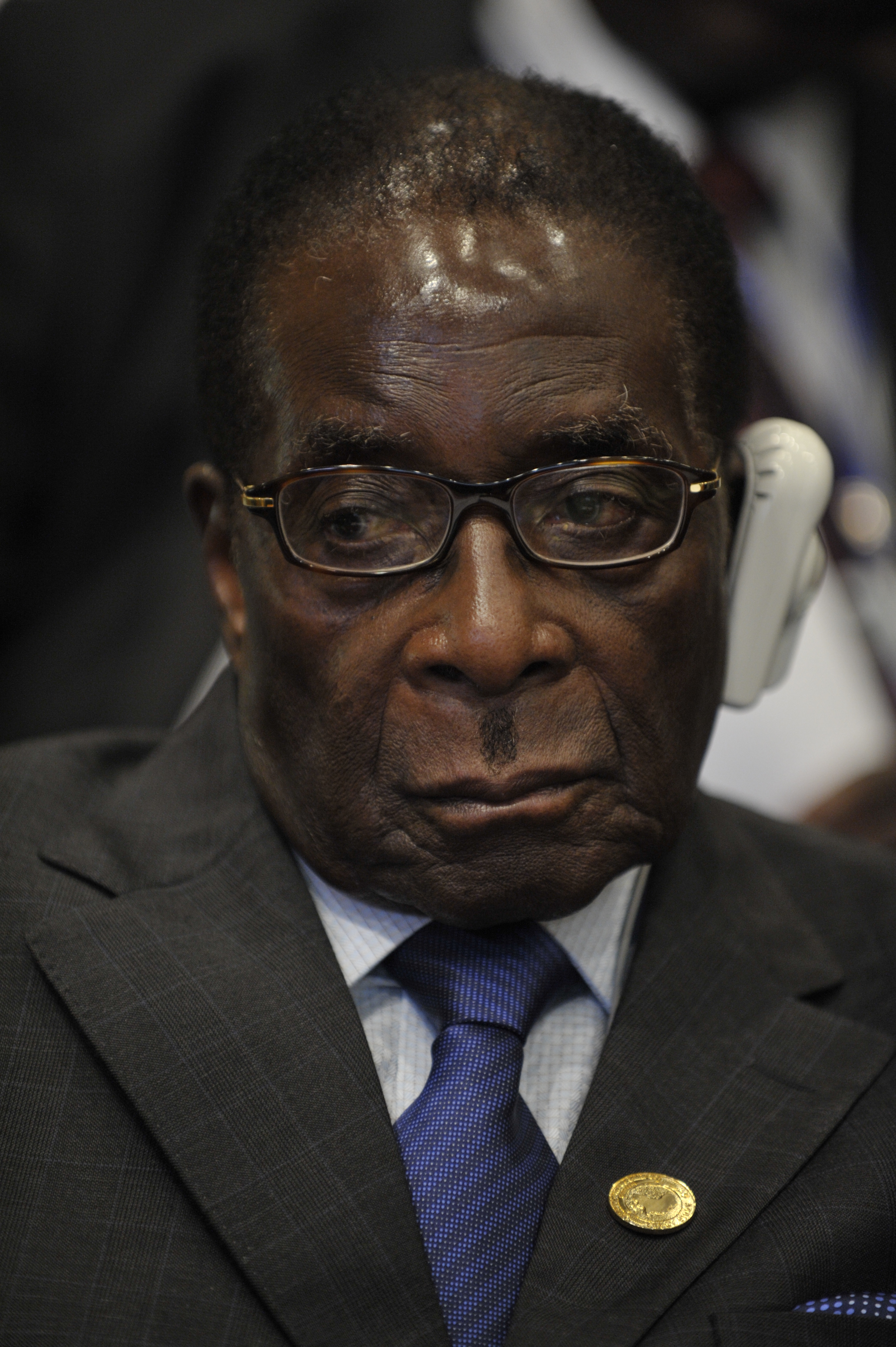 Robert Mugabe, 12th AU Summit, 090202-N-0506A-417