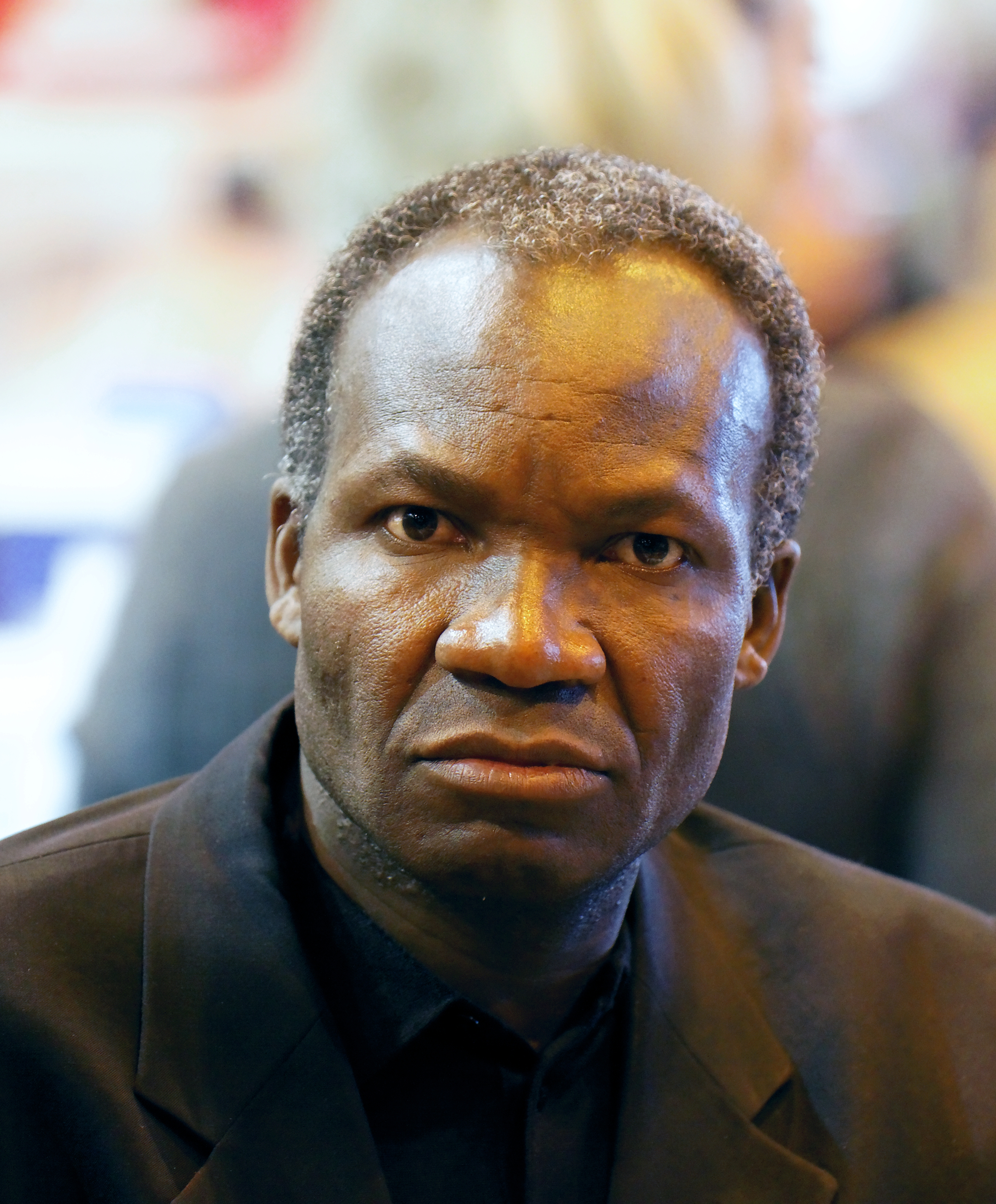 Salon du livre de Paris 2011 - Gabriel Okoundji - 004