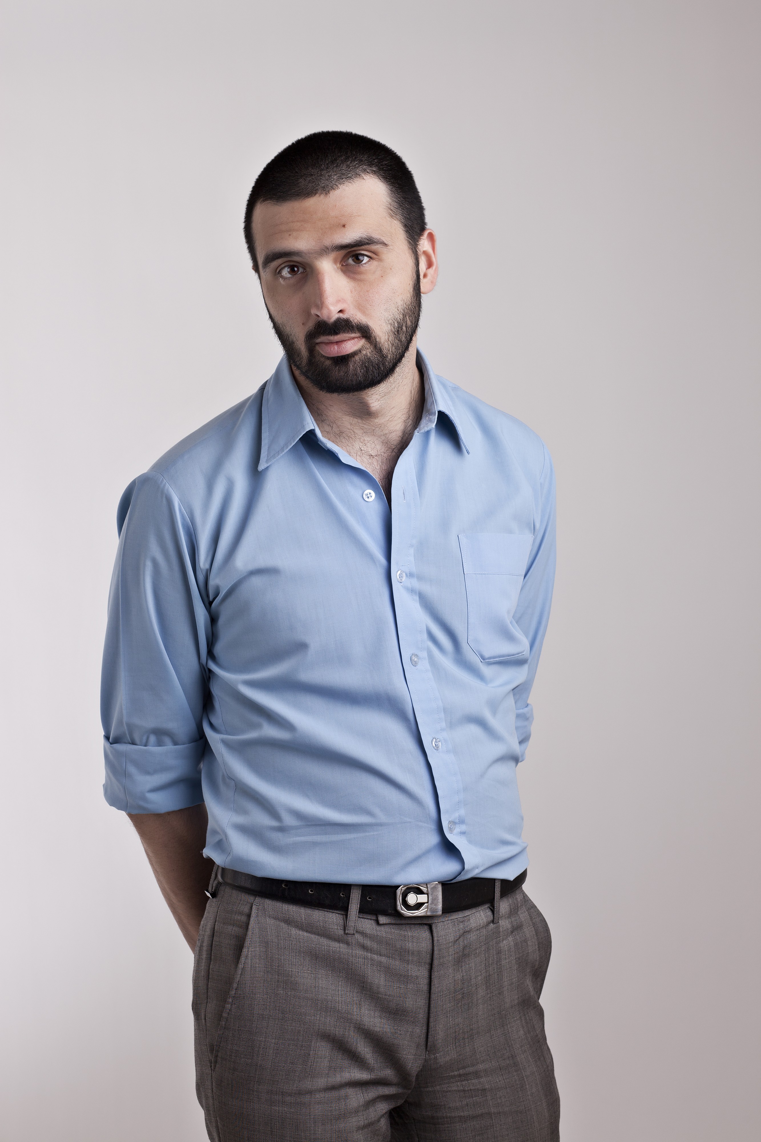 Ali Esbati 1