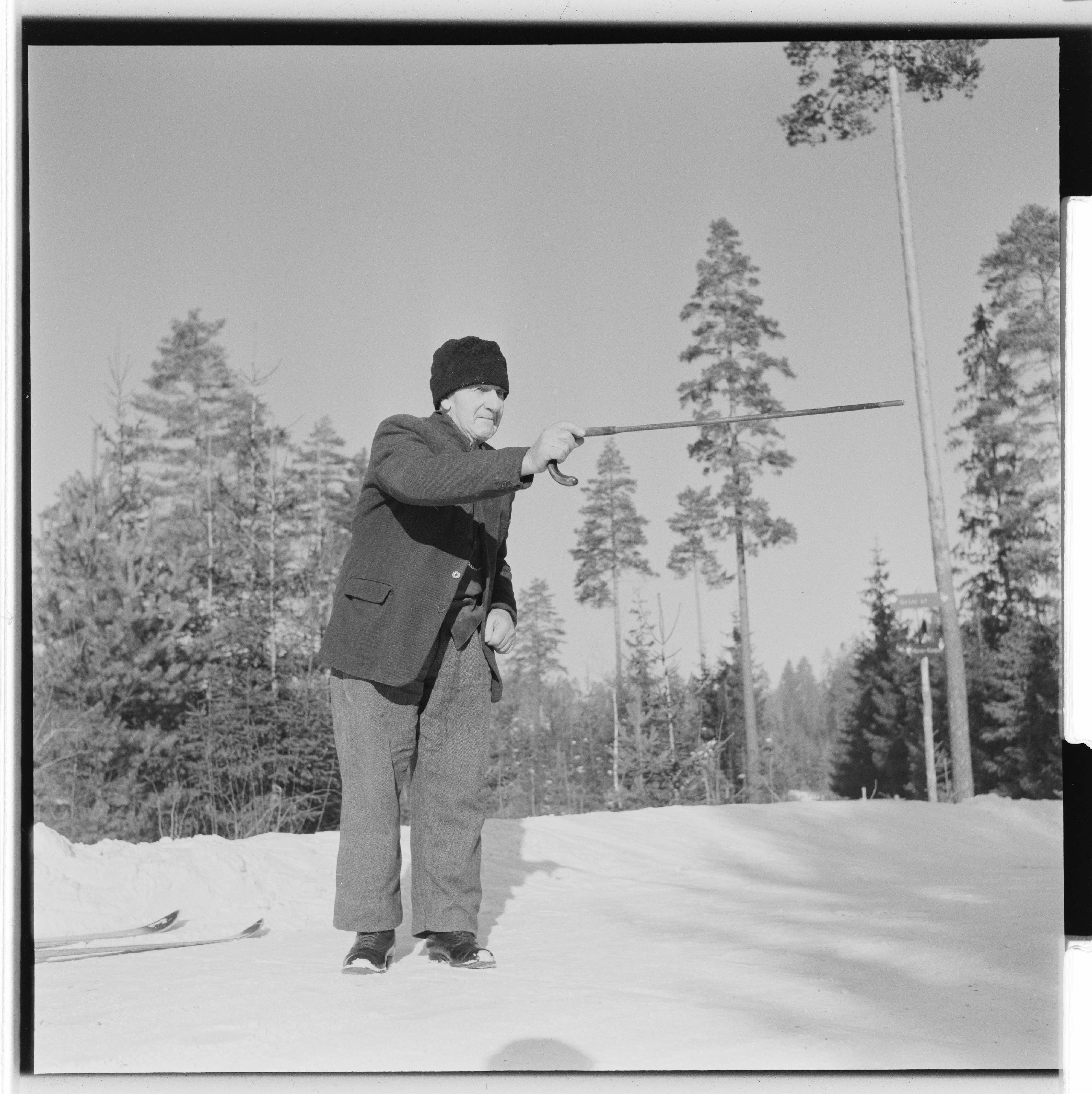Stortinget på ski - L0044 696Fo30141609070140