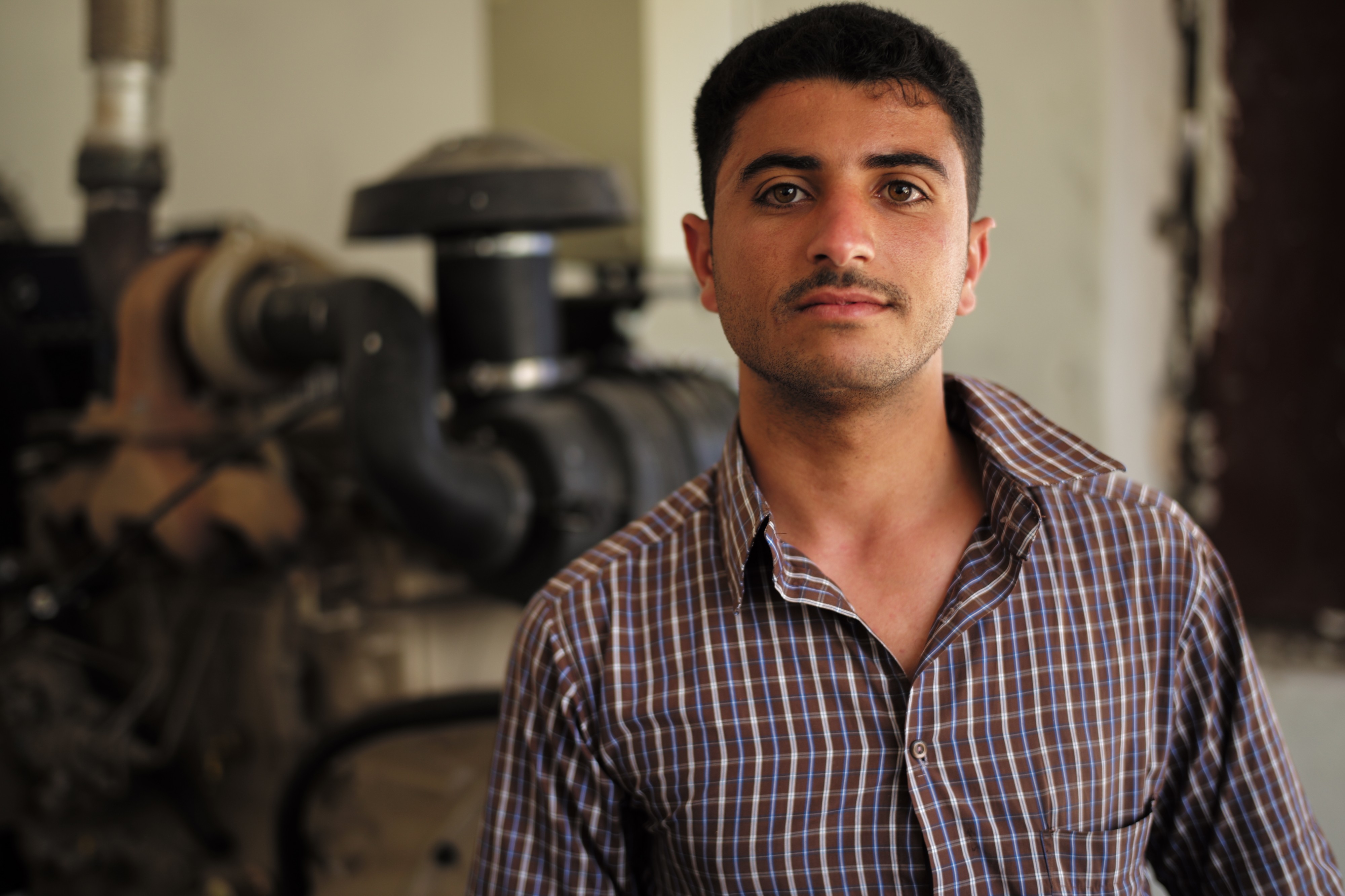 The Sheikh's brother and the pump (12540036984)