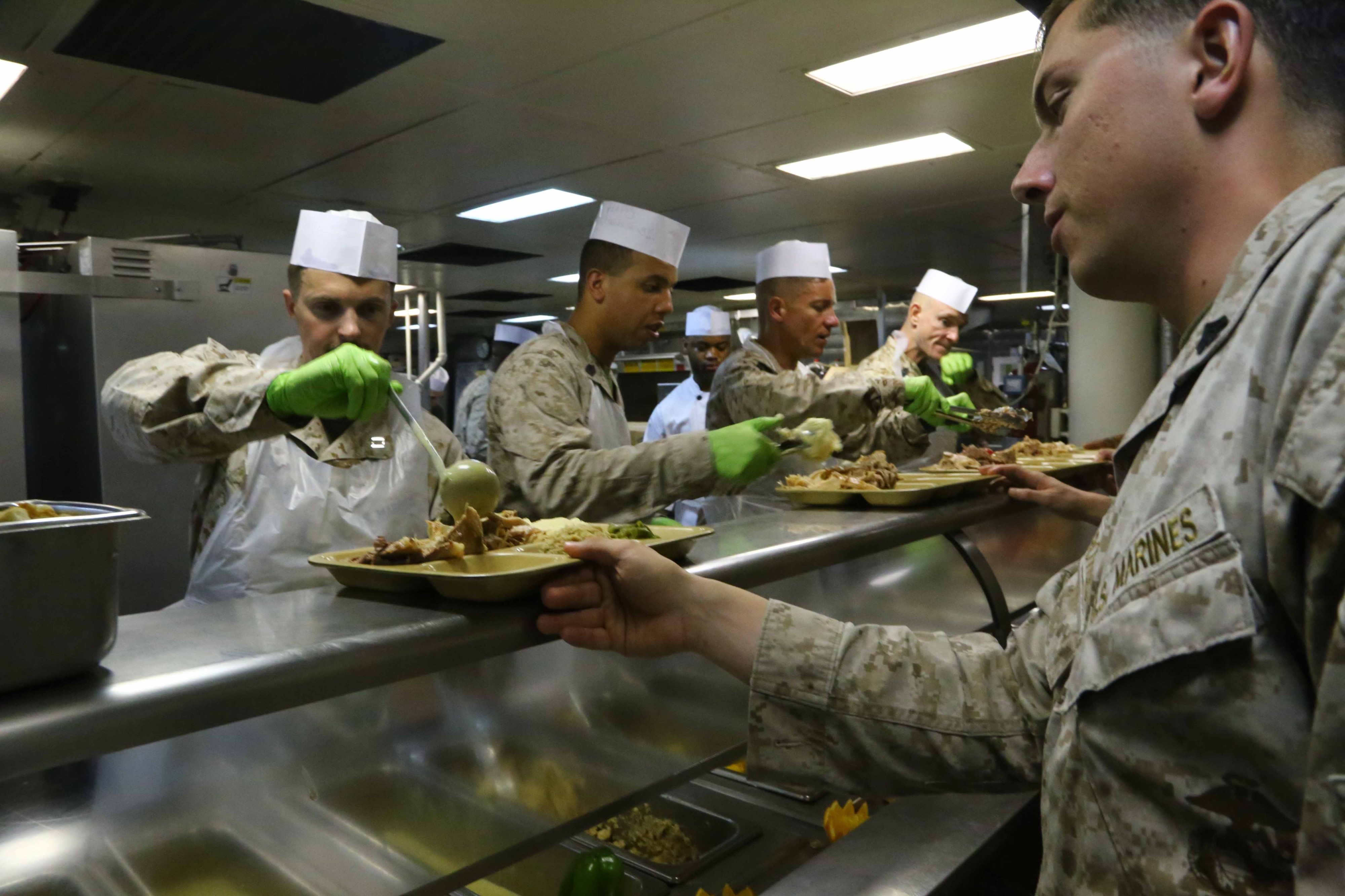 USS Makin Island (LHD 8) 141127-M-HU038-052 (15896257096)