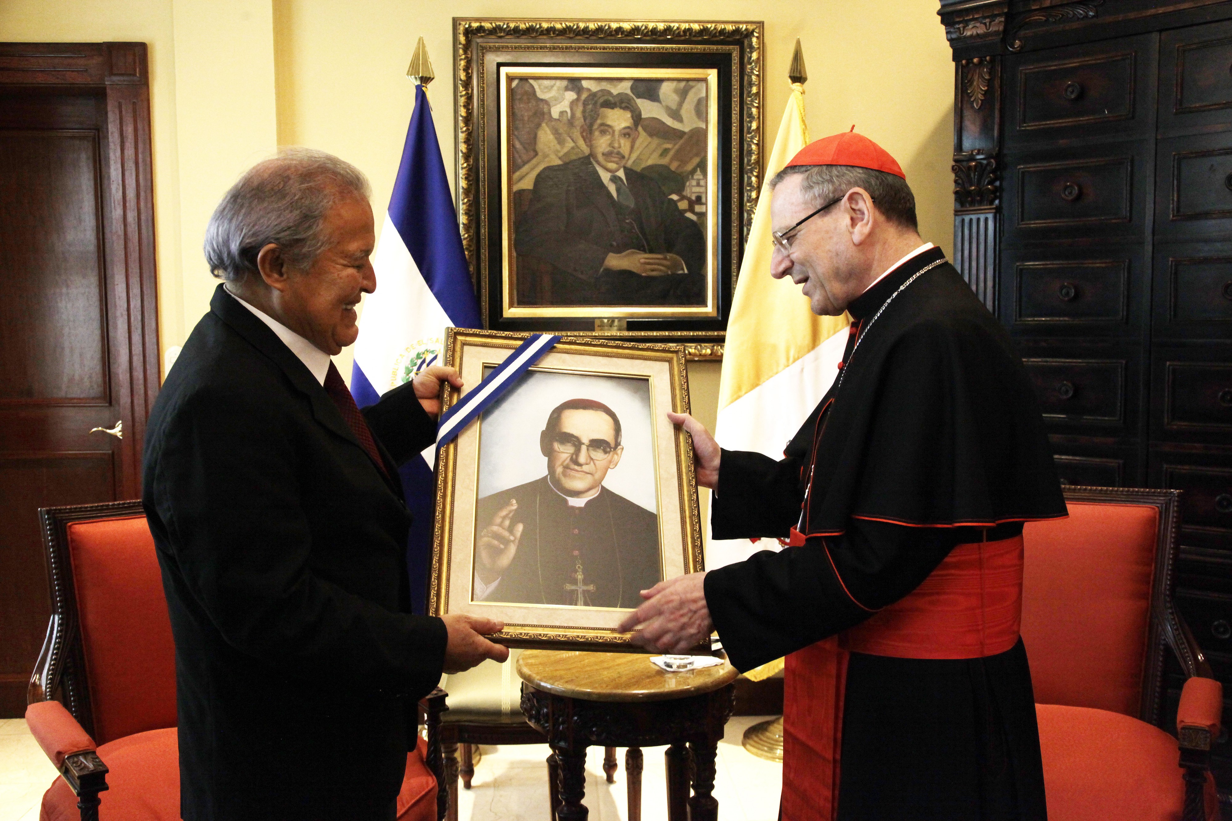 Visita de Cardenal Angelo Amato - 17978153722