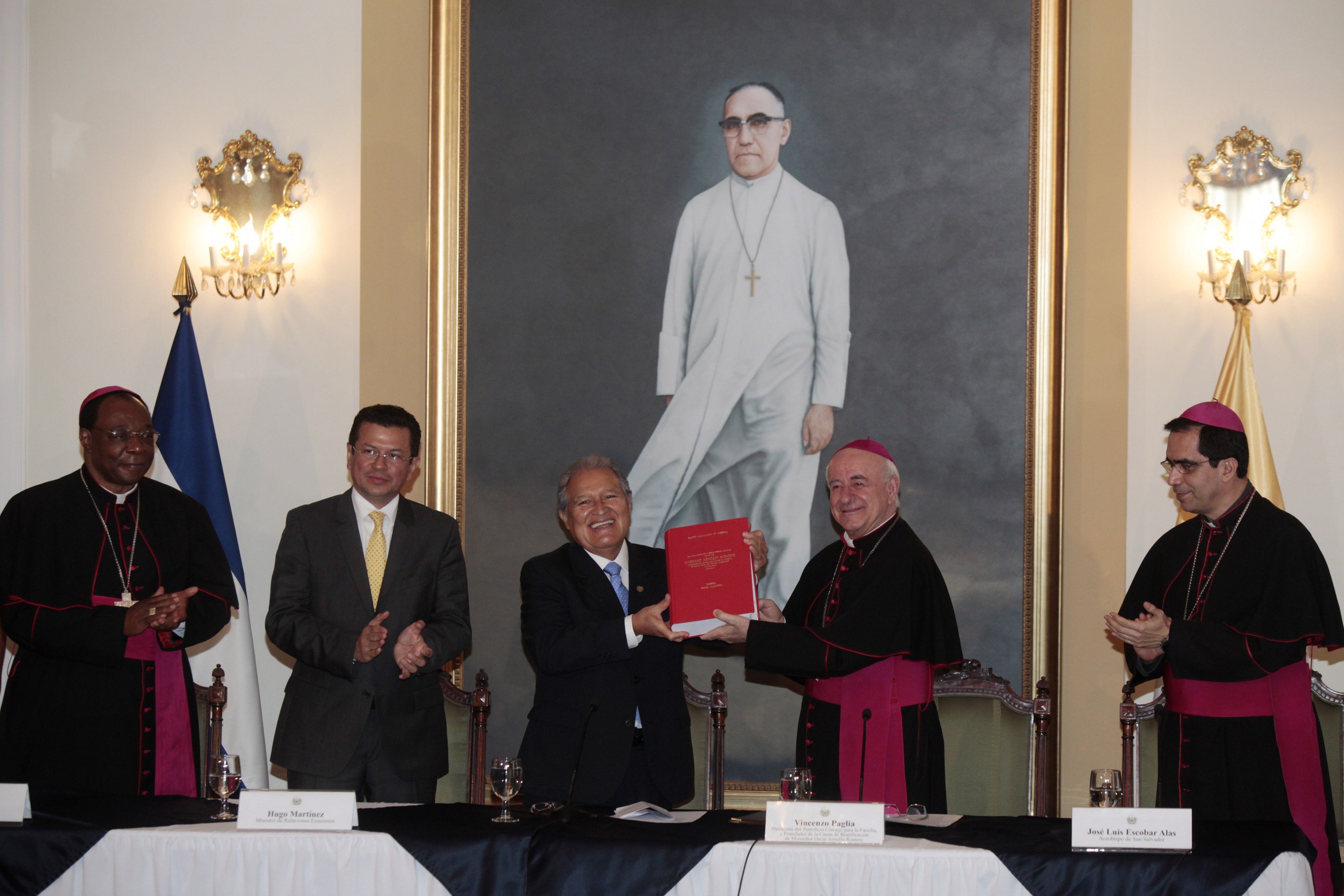 Visita Monsenor Vincenzo Paglia - Paglia with Salvador leaders