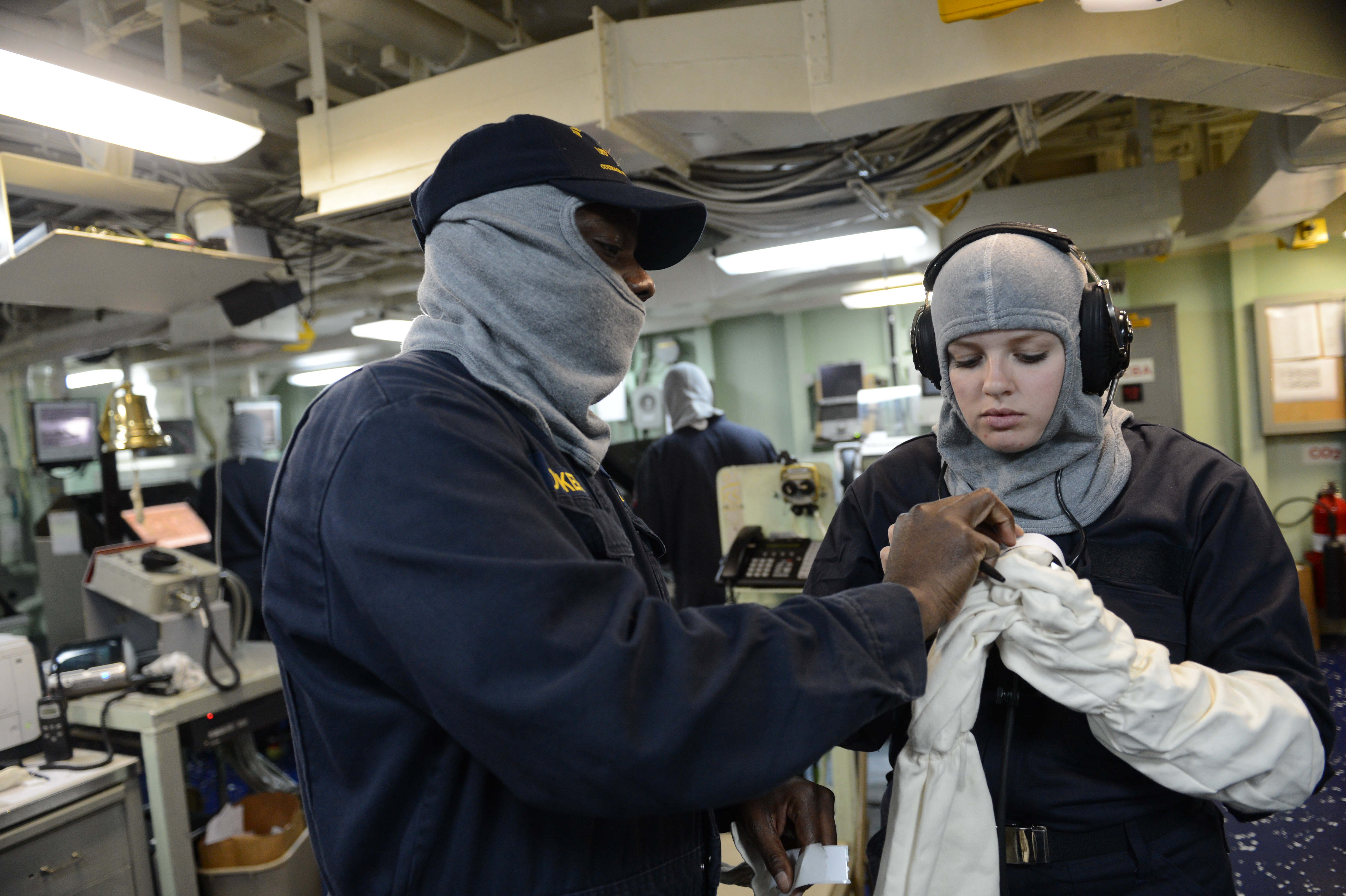 USS Mesa Verde (LPD 19) 140424-N-BD629-014 (14077839132)