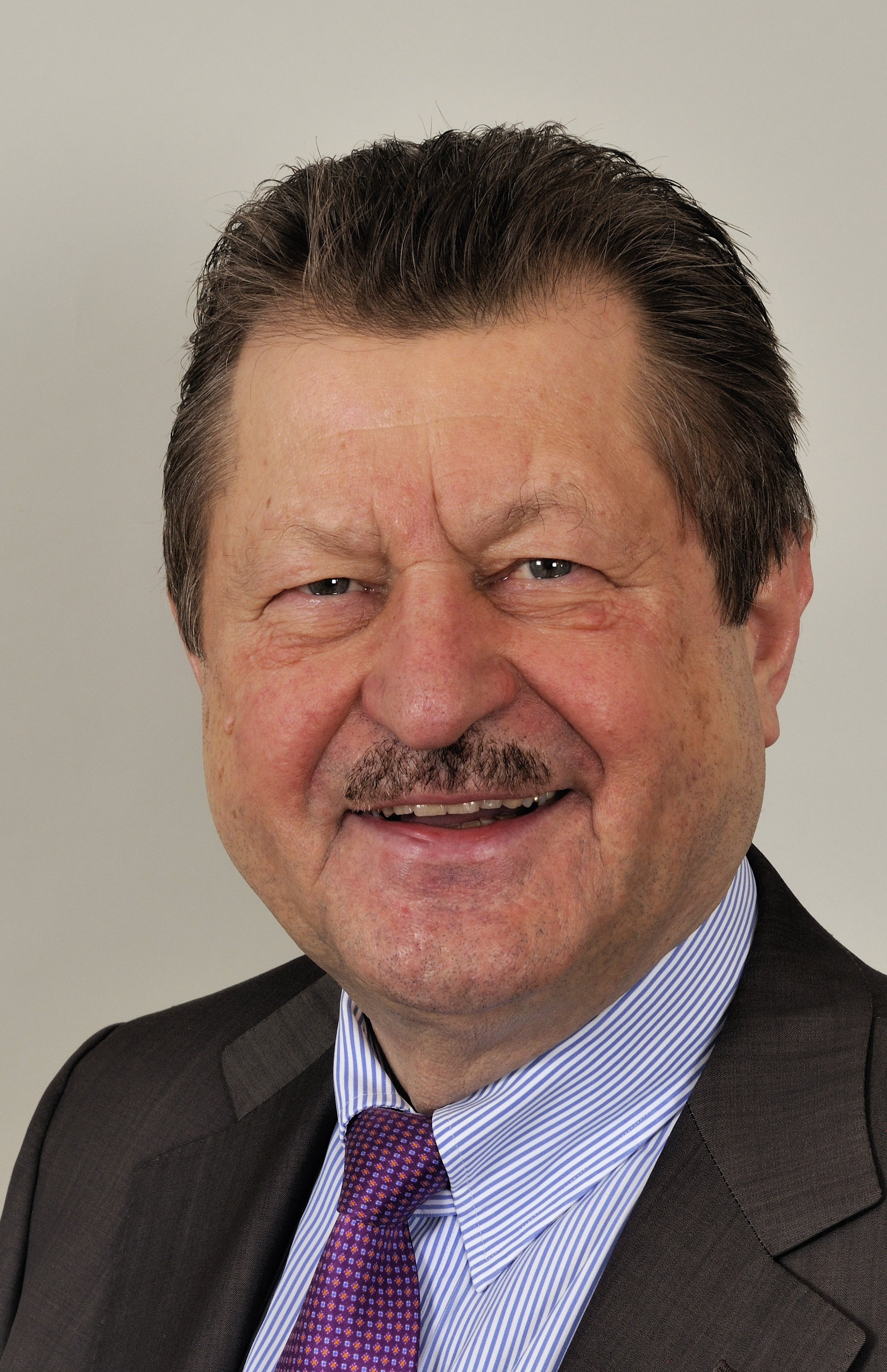 Walter Arnold (Martin Rulsch) 2013-02-28 3