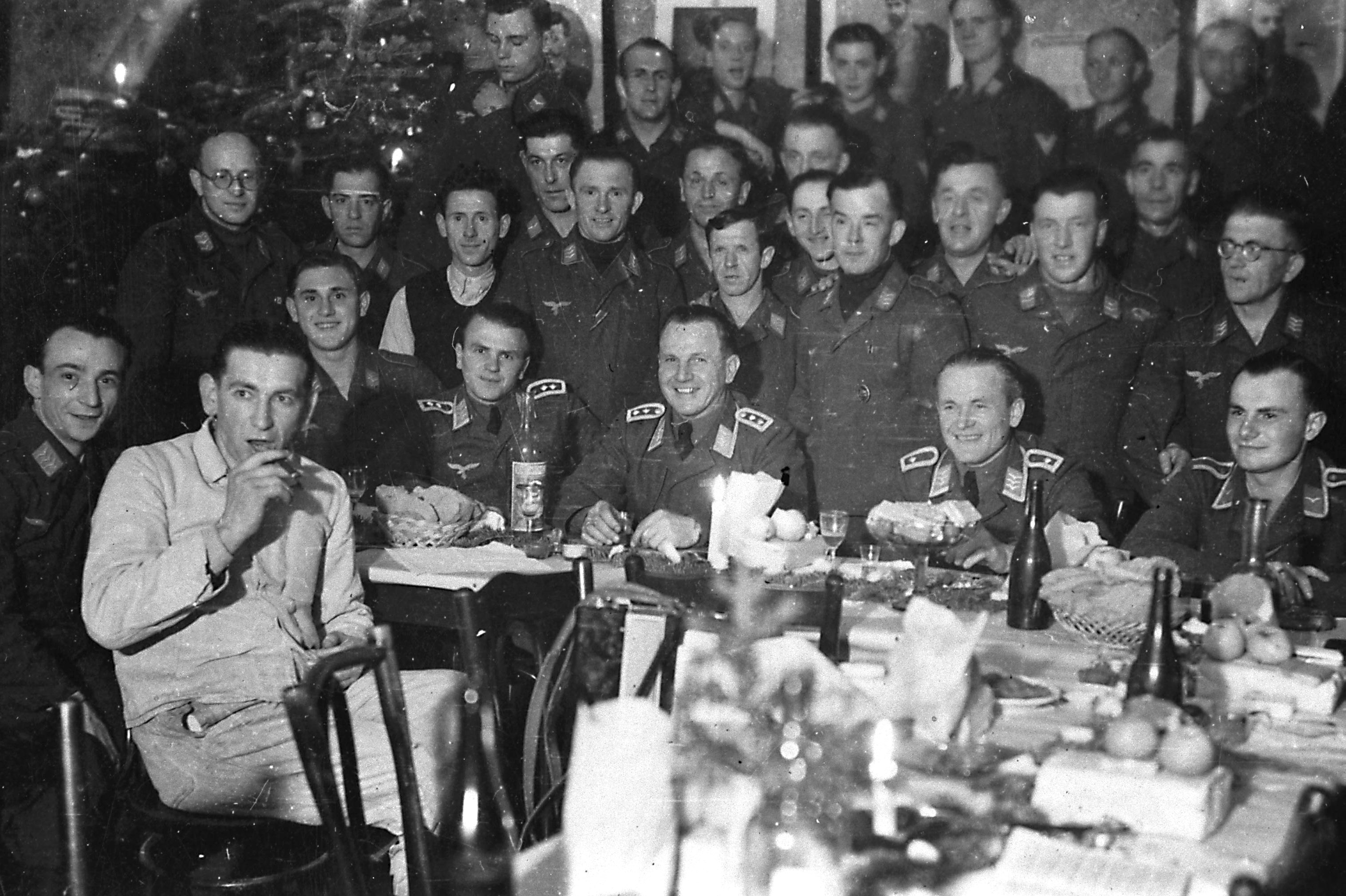Weihnachtsfeier 1944 hg