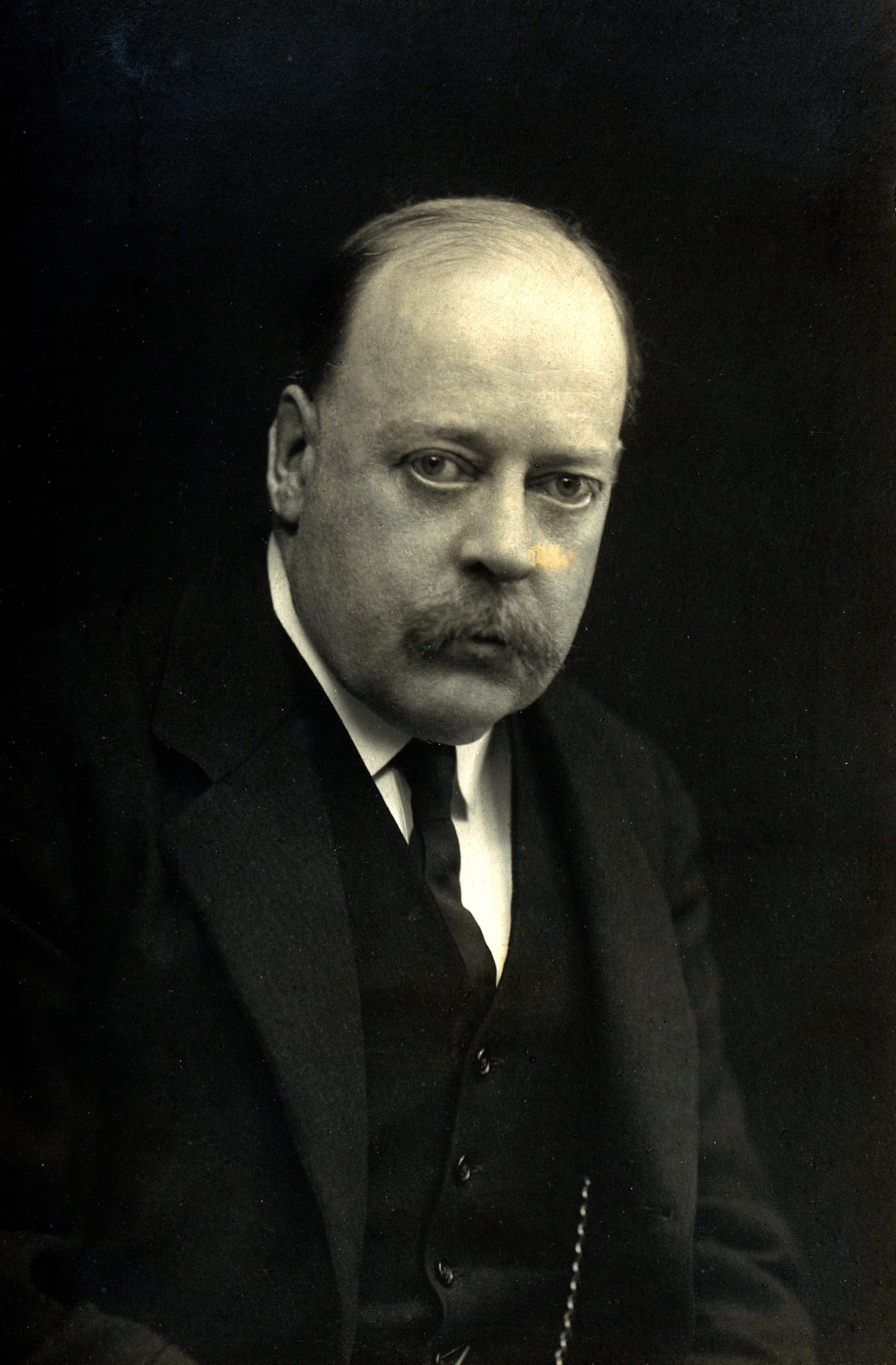 William Dobinson Halliburton. Photograph. Wellcome V0026506