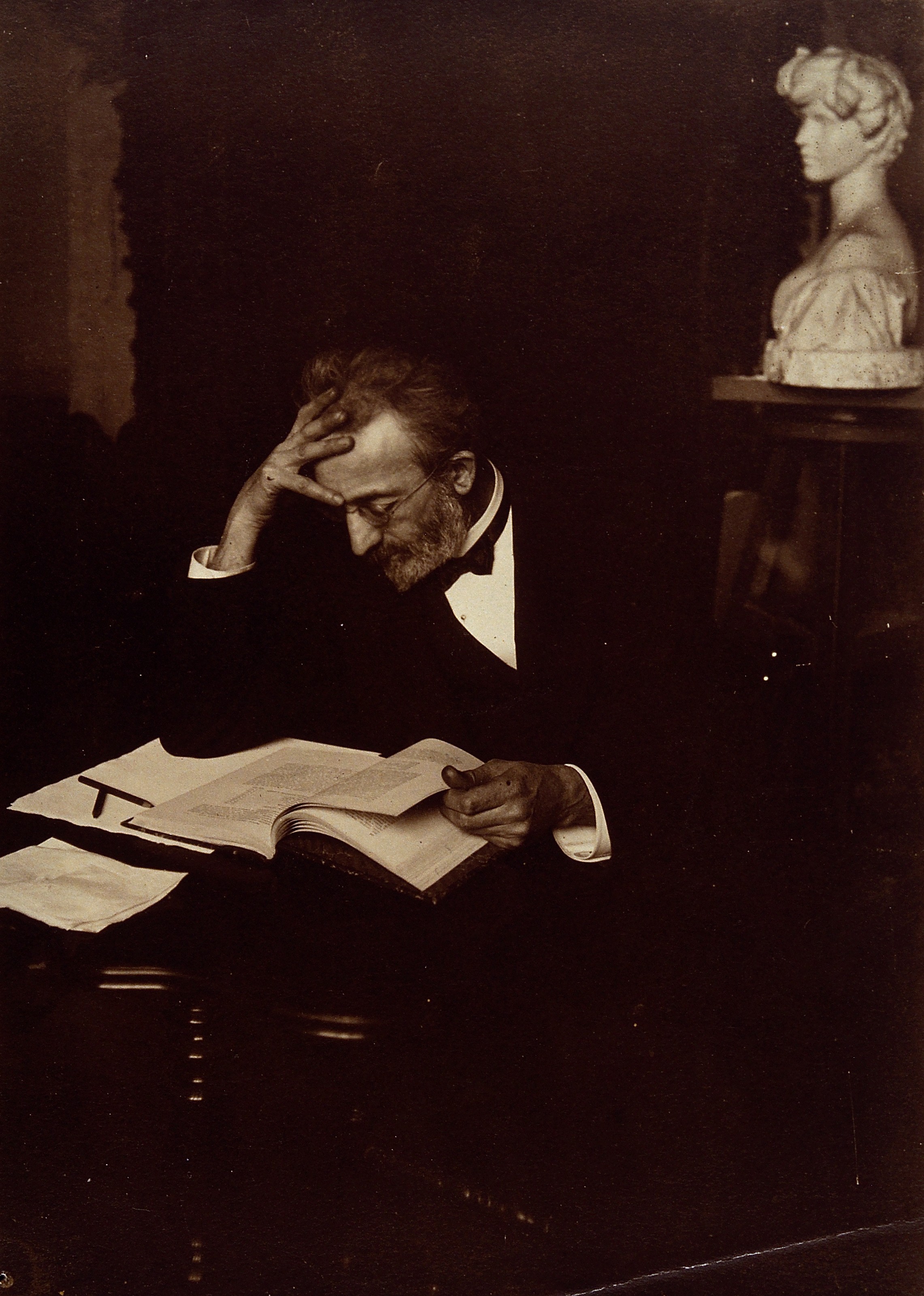 Yves Delage. Photograph. Wellcome V0028127